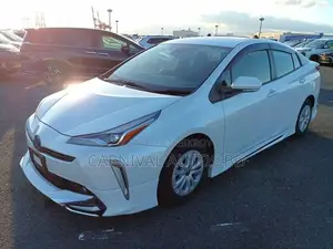 Toyota Prius S SAFETY PLUS 2021