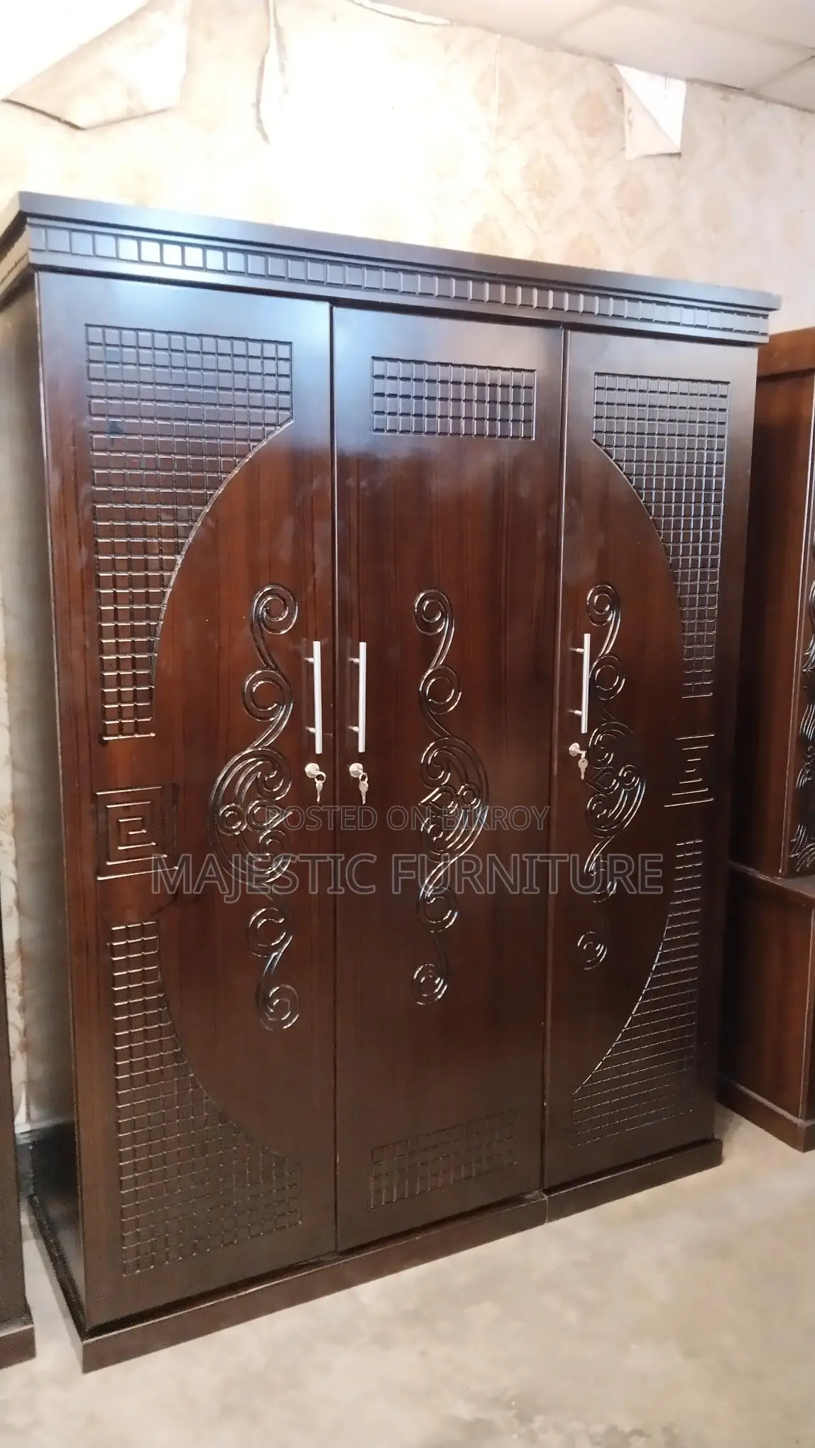 ৩ পাল্লার মালয়েশিয়ান এমডিএফ আলমারি। মডেল # ১৫৫৪
