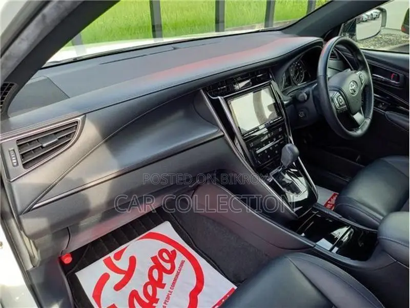 Toyota Harrier Premium 2020