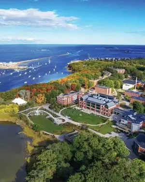 Scholarship at Australia University Of New England Before March 27