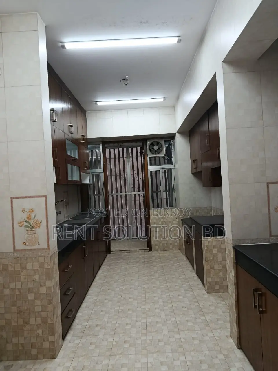 In A Mind-blowing Location Of Baridhara, 4000 Sqft Flat For Rent