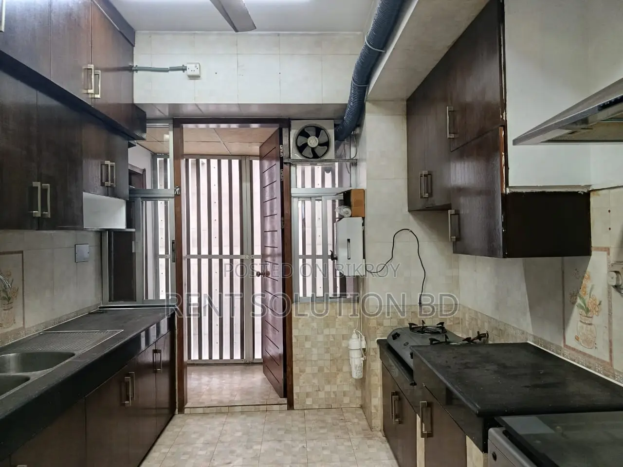 In A Mind-blowing Location Of Baridhara, 4000 Sqft Flat For Rent