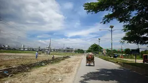 উত্তরা ১৭ নং সেক্টরে জি ব্লক রোড এভিনিউ 5 ১২ কাঠার প্লট বিক্রি