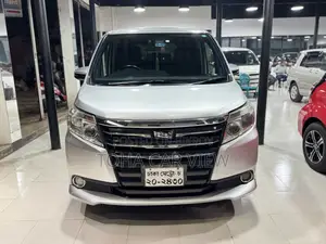 Toyota Noah NON HYBRID 2016