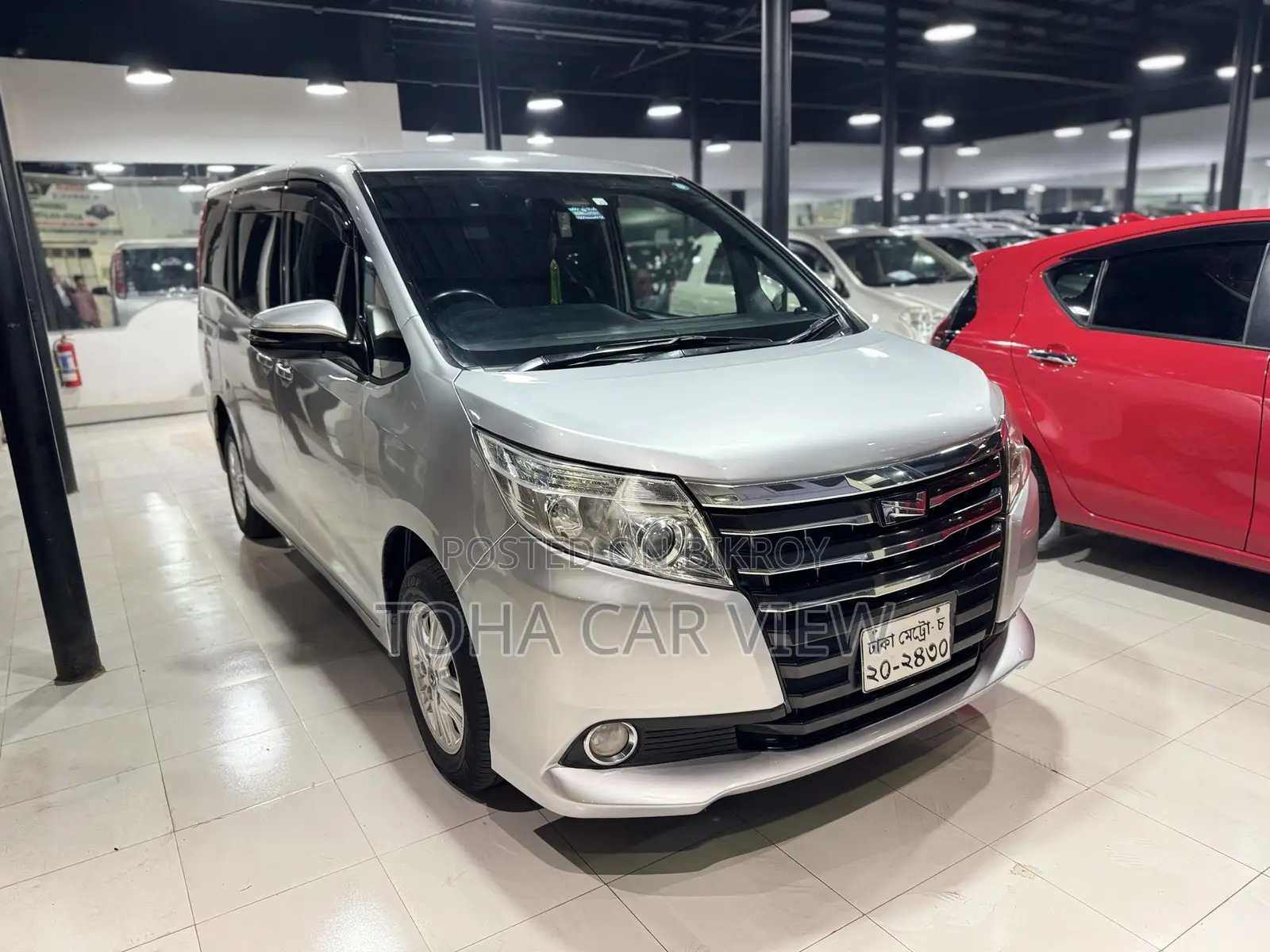 Toyota Noah NON HYBRID 2016