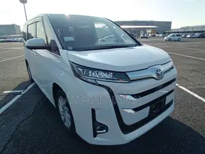 Toyota Noah Z 2022