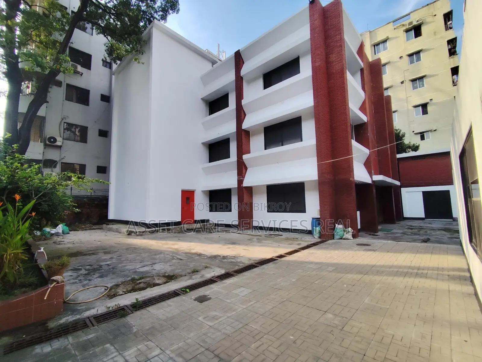 8000-Sqft Independent House Office Rent In Banani