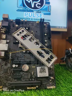 Asus/Gigabyte 250 Motherboard with 1 year warranty