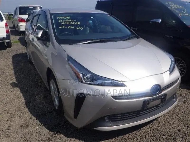 Toyota Prius S 2020