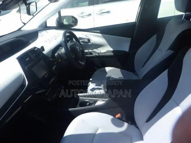 Toyota Prius S 2020