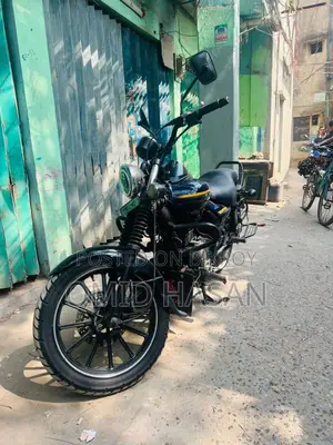 Bajaj Avenger 160 . 2026