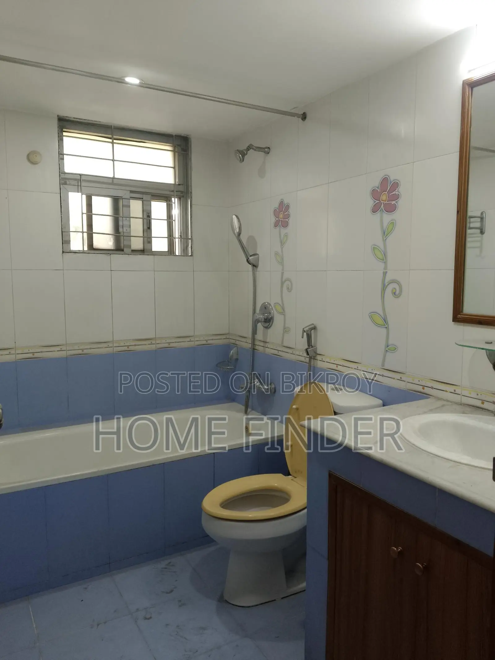 গুলশান ২-এ ভাড়ার জন্য ২৮৫০ বর্গফুটের ৪ বেড আন-ফার্নিশড অ্যাপার্টমেন্ট