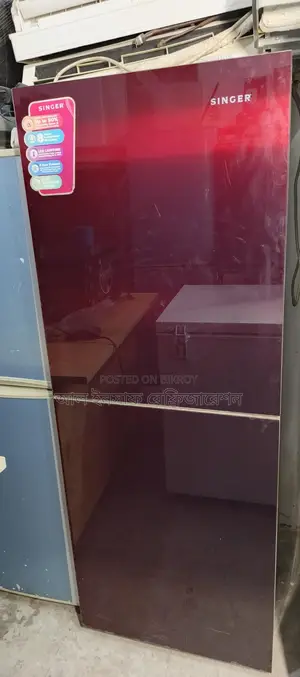 একটি গ্লাস ডোর সিঙ্গার ফ্রিজ বিক্রি করা হবে