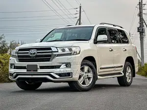 Toyota Land Cruiser V8 AIR SUSPENSION VX 2013