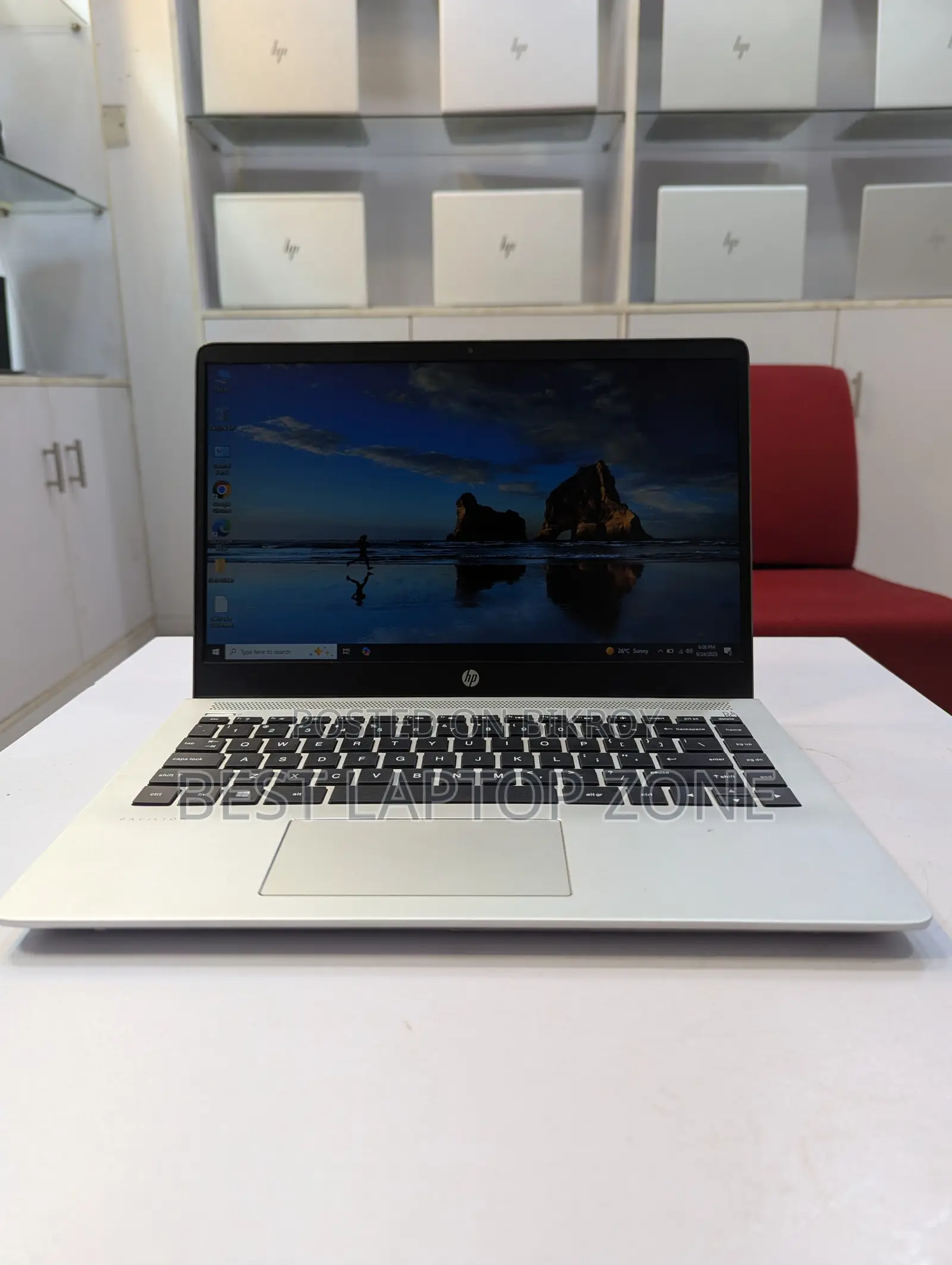 HP Pavilion 14|core i7 8th Gen-Rebel in the Nocturne-14 inch FHD Display