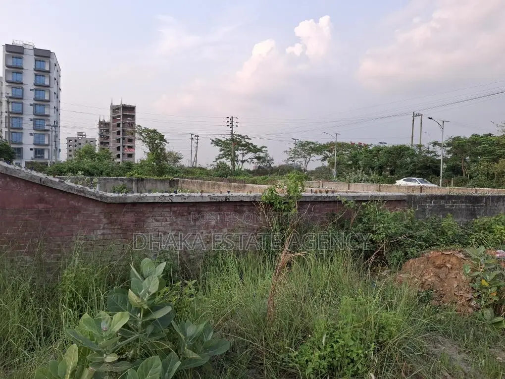 সেক্টর ২৮, রোড ৩২২, দক্ষিণমুখী ৩ কাঠা প্লট বিক্রয়
