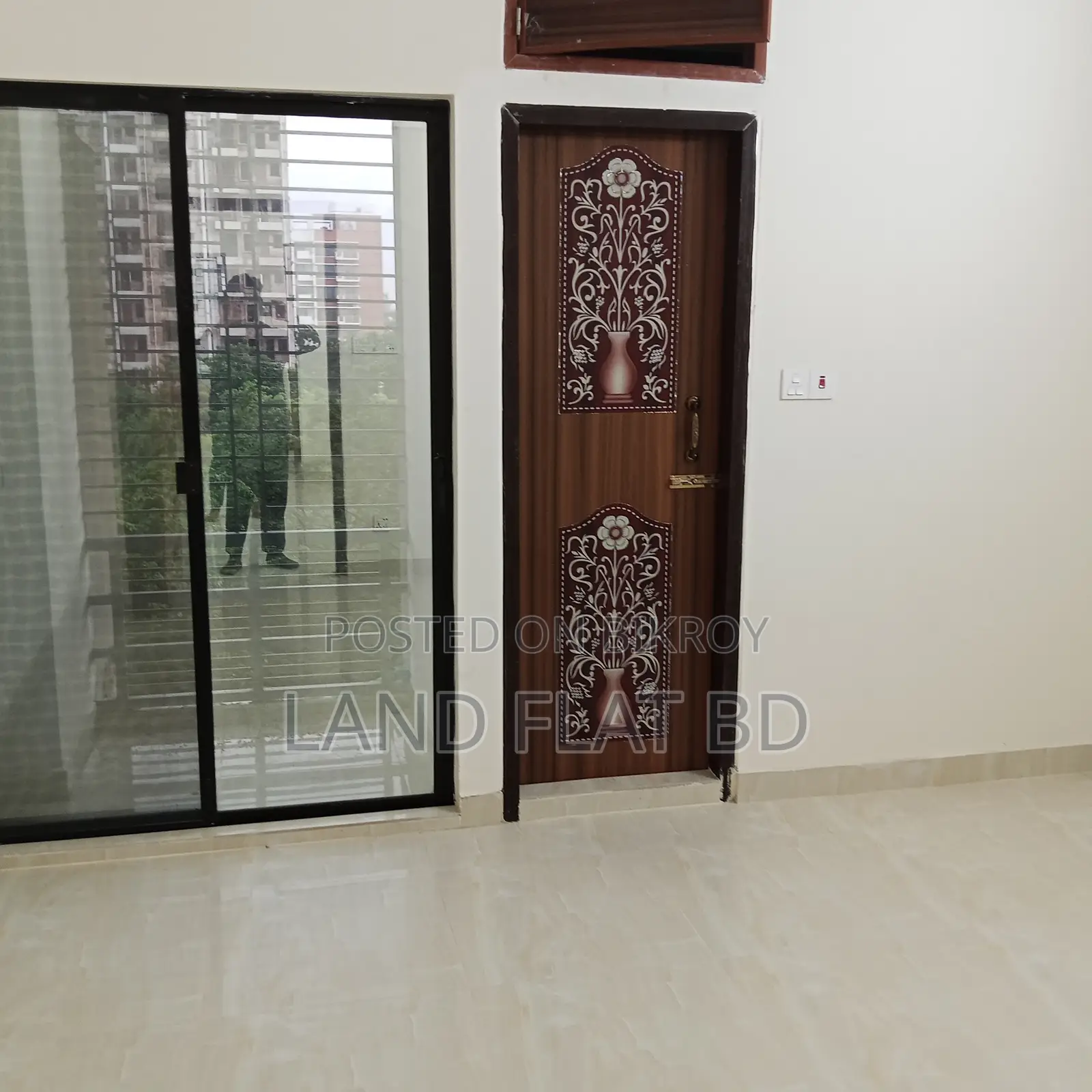 1550 SqFt Flat for Sale