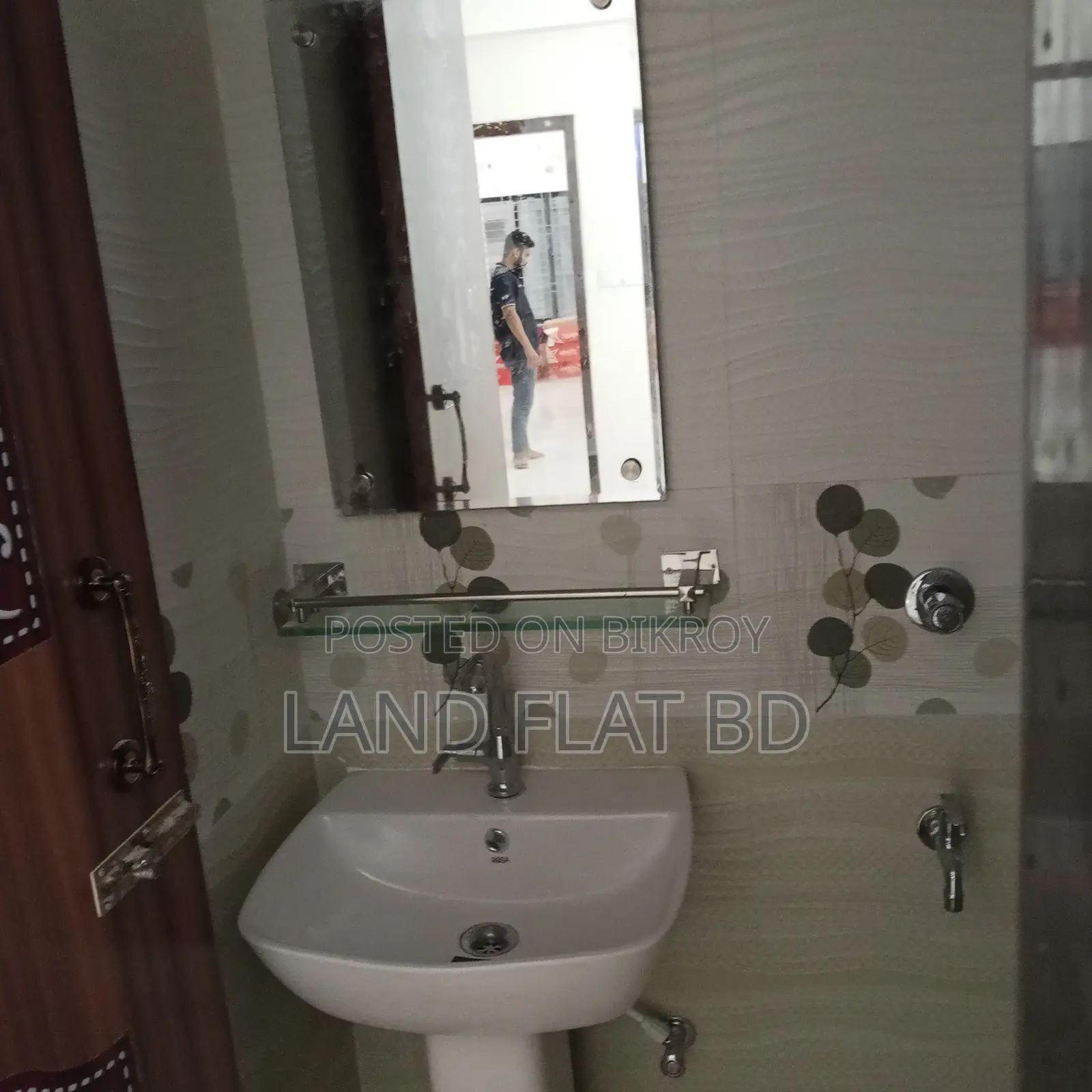 1550 SqFt Flat for Sale