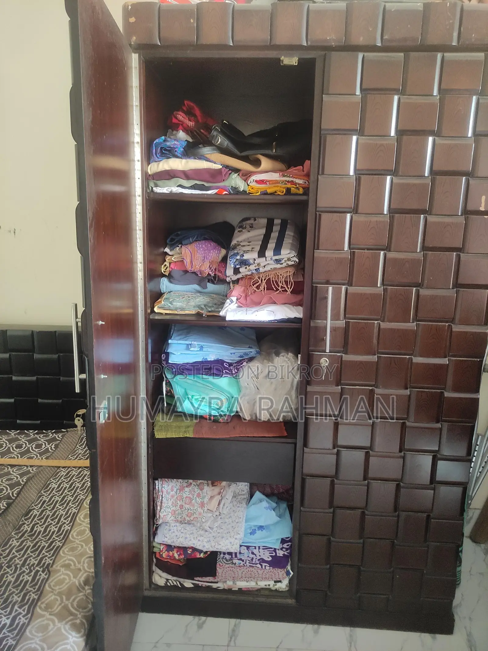 Almirah for Sale