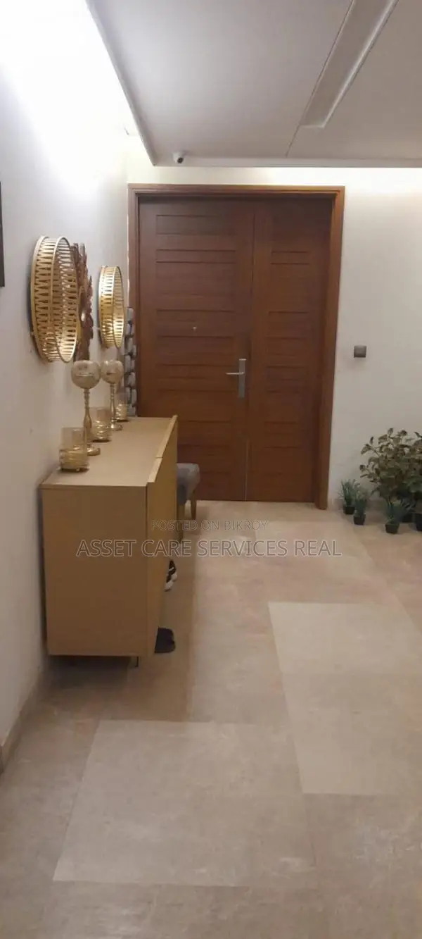 4 Bed Flat Fully Furnished Rent @ Gulshan 2