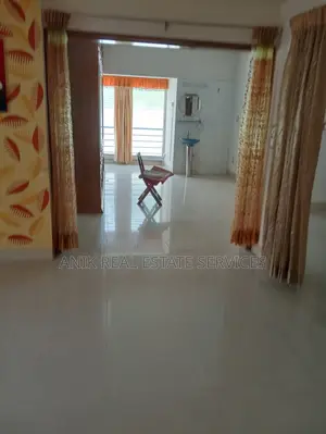গুলশান ১-এ চমৎকার ৩ বেডরুমের আন-ফার্নিশড ফ্ল্যাট ভাড়া