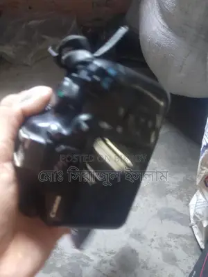 Canon 1300D with lens