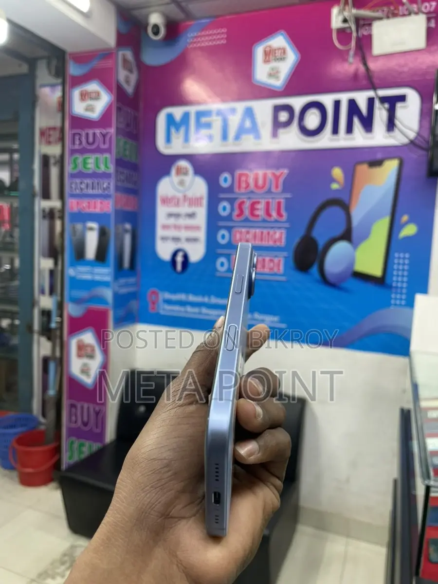 Apple iPhone 17 ` (Used)