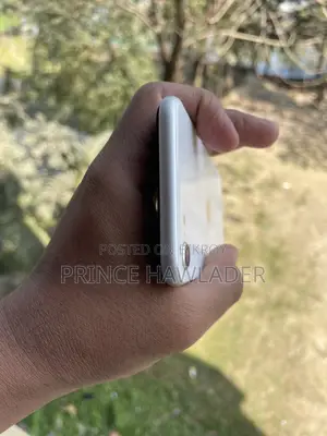 Apple iPhone SE . (Used)