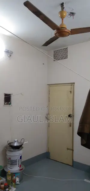 তিন সিটের ১টি রুম ভাড়া