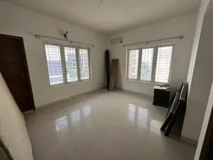 2200 Sq Ft Luxury Apartment for Sale | Prime Location Ready Property