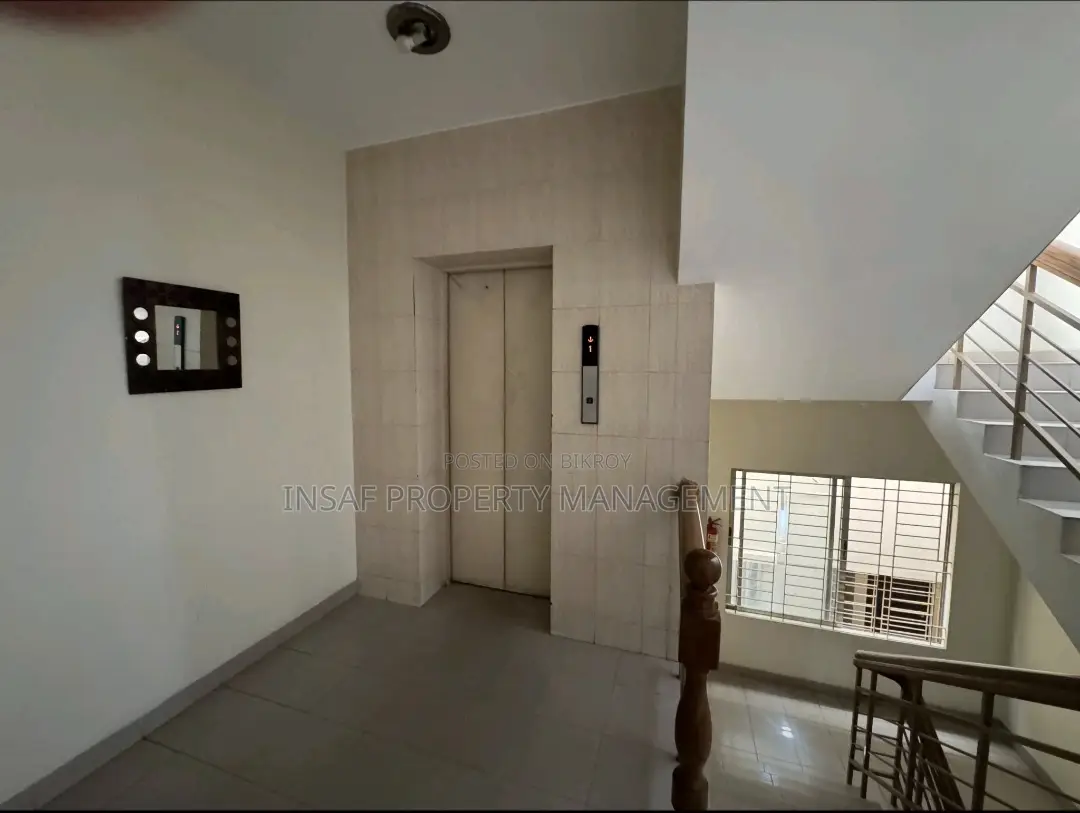2200 Sq Ft Luxury Apartment for Sale | Prime Location Ready Property