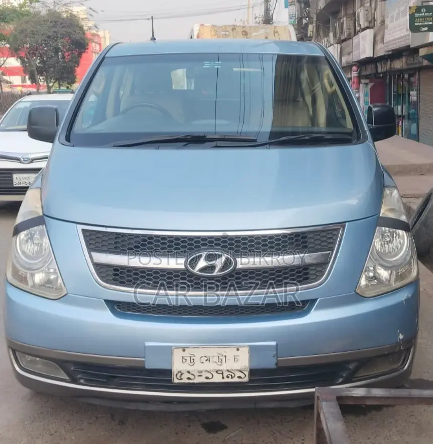 Hyundai H1 MPV LUXURY 12SEAT 2012