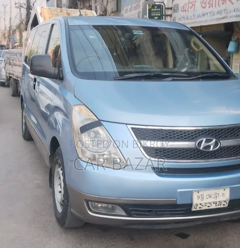 Hyundai H1 MPV LUXURY 12SEAT 2012