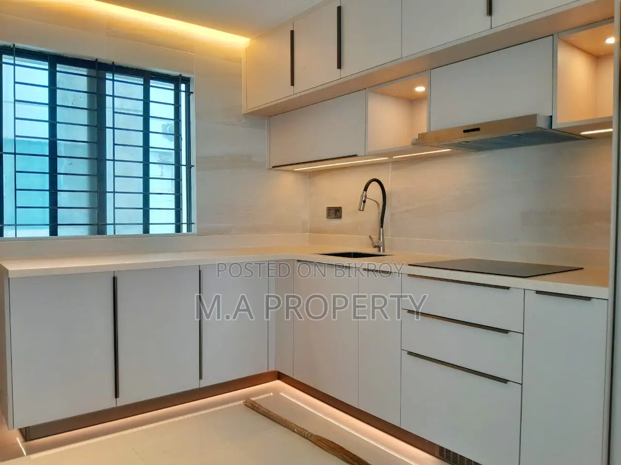New Apartment 4-Bedroom Gym, Swimming 2-Carpark (5500sqft)