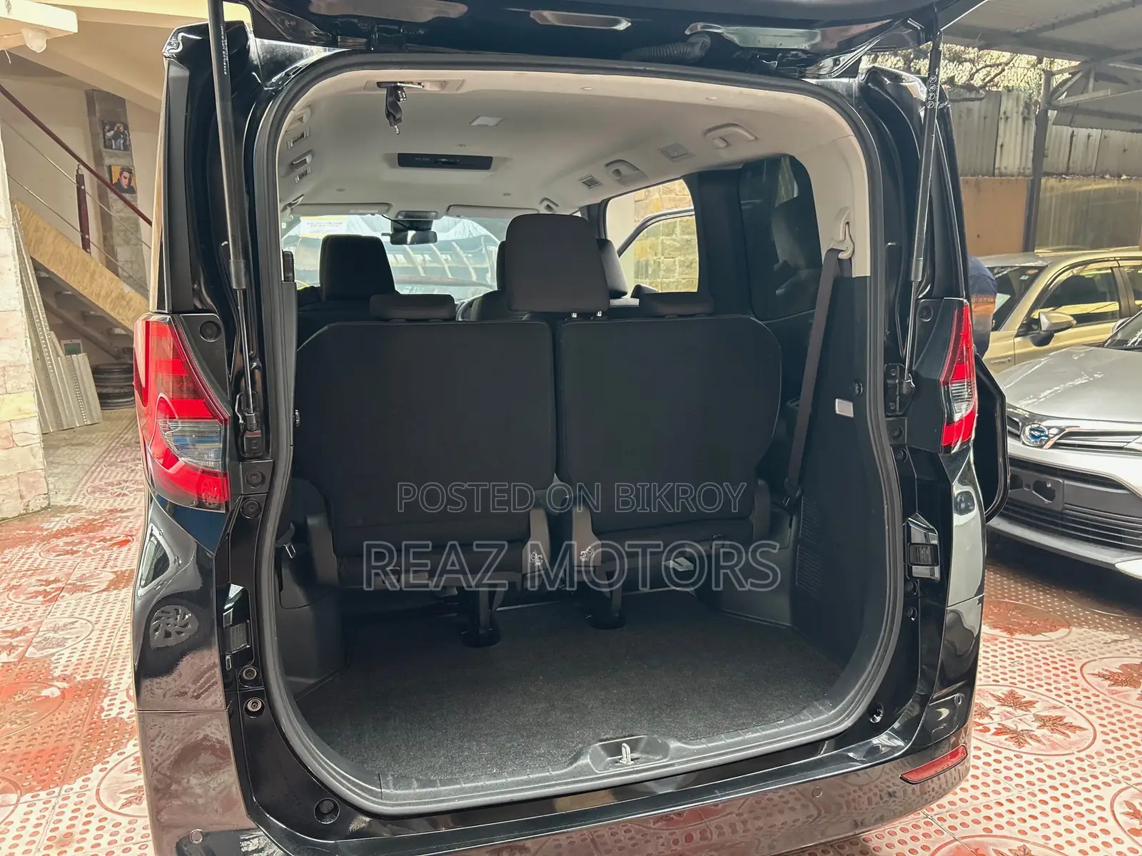 Toyota Noah SG PKG BLACK / 2022