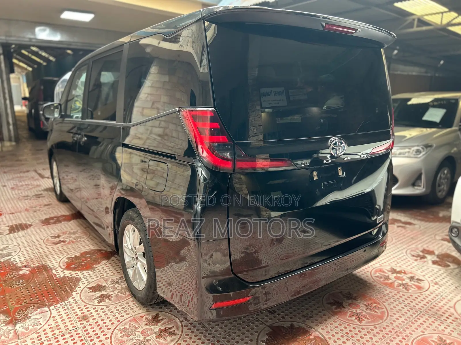 Toyota Noah SG PKG BLACK / 2022
