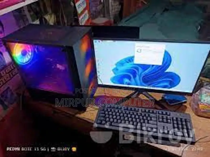 Borderles Monitor 22'' LED/ COR I7/ 3 GEN/ RAM 8GB/ DDR