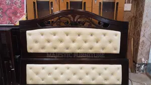 NEW BED 5/7 FEET LEATHER. M # 589