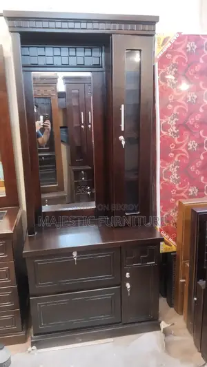 NEW DRASSING TABEL. M # 635