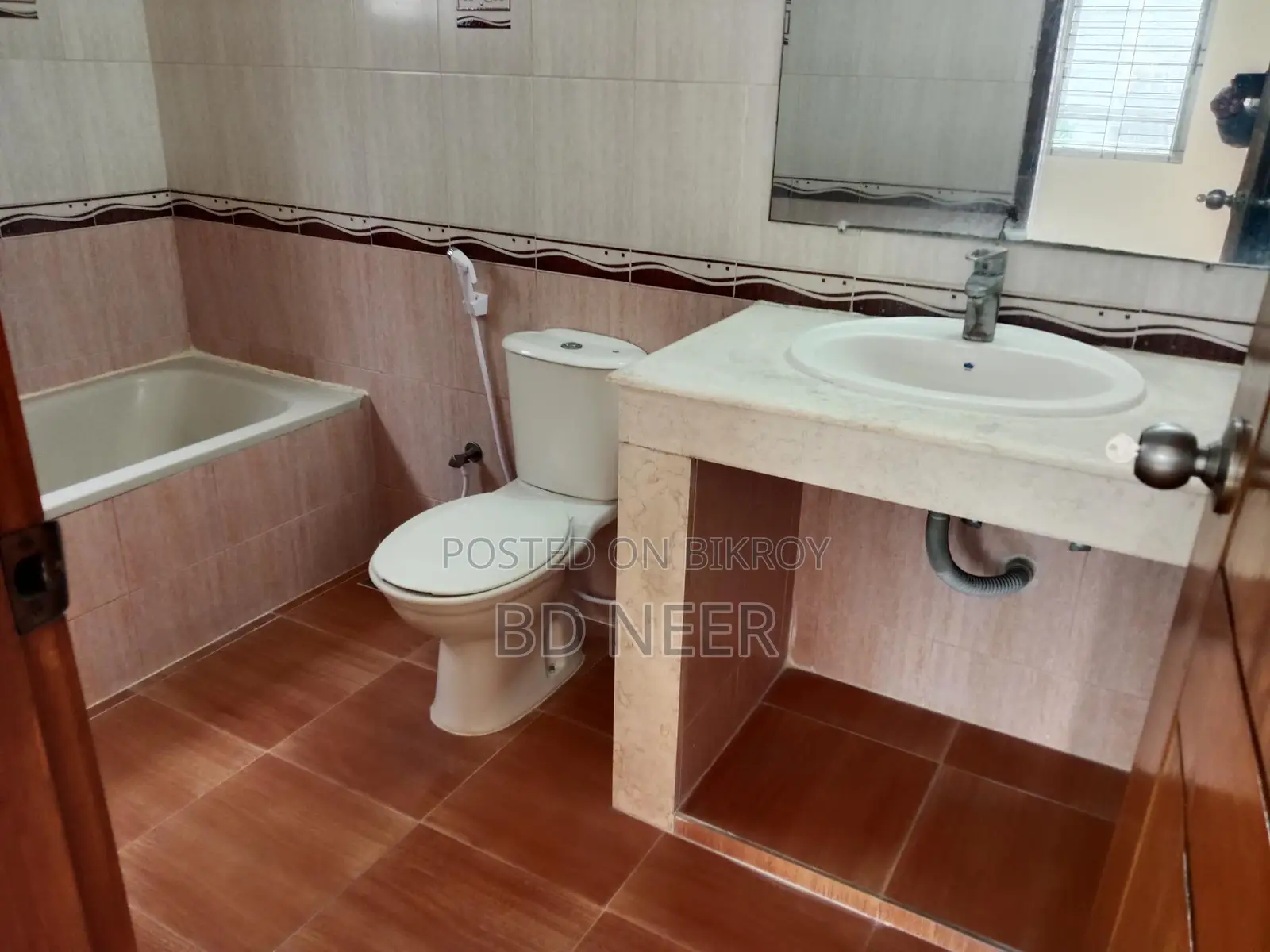 Unfurnish 3 Bed room apt available in banani North