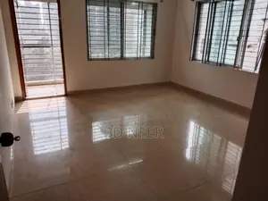 Unfurnish 3 Bed room apt available in banani North
