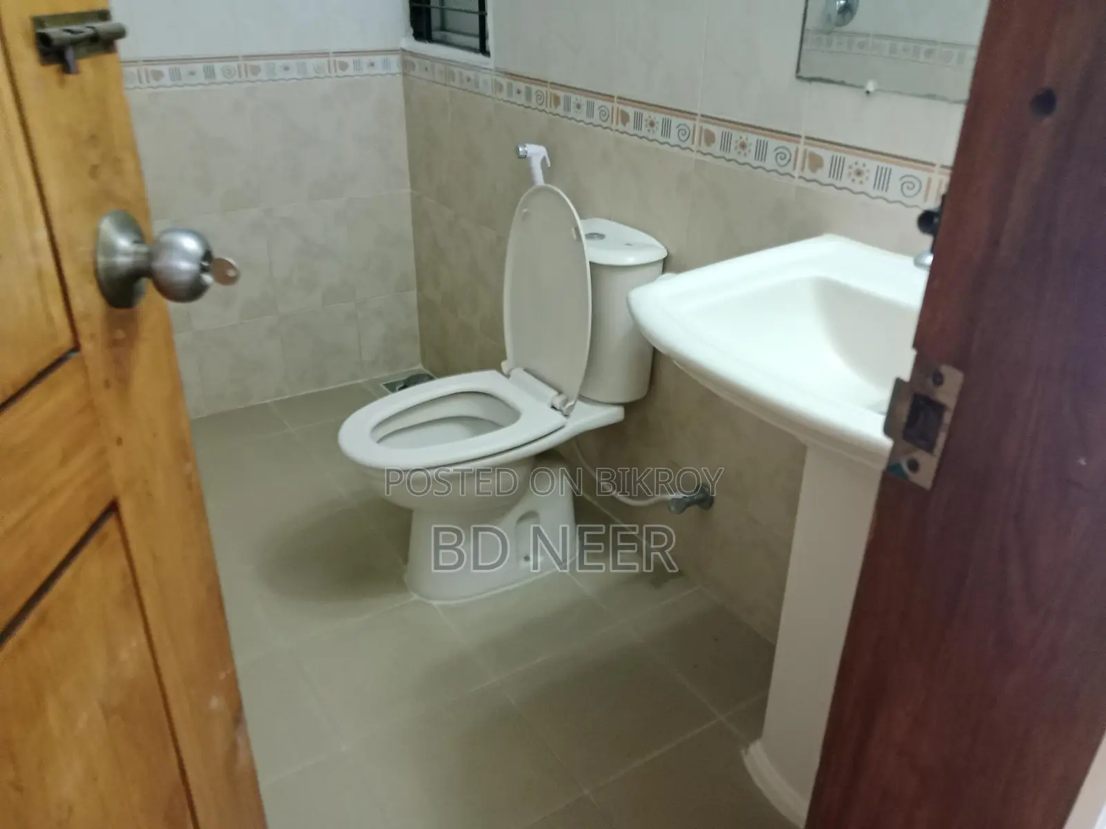 Unfurnish 3 Bed room apt available in banani North
