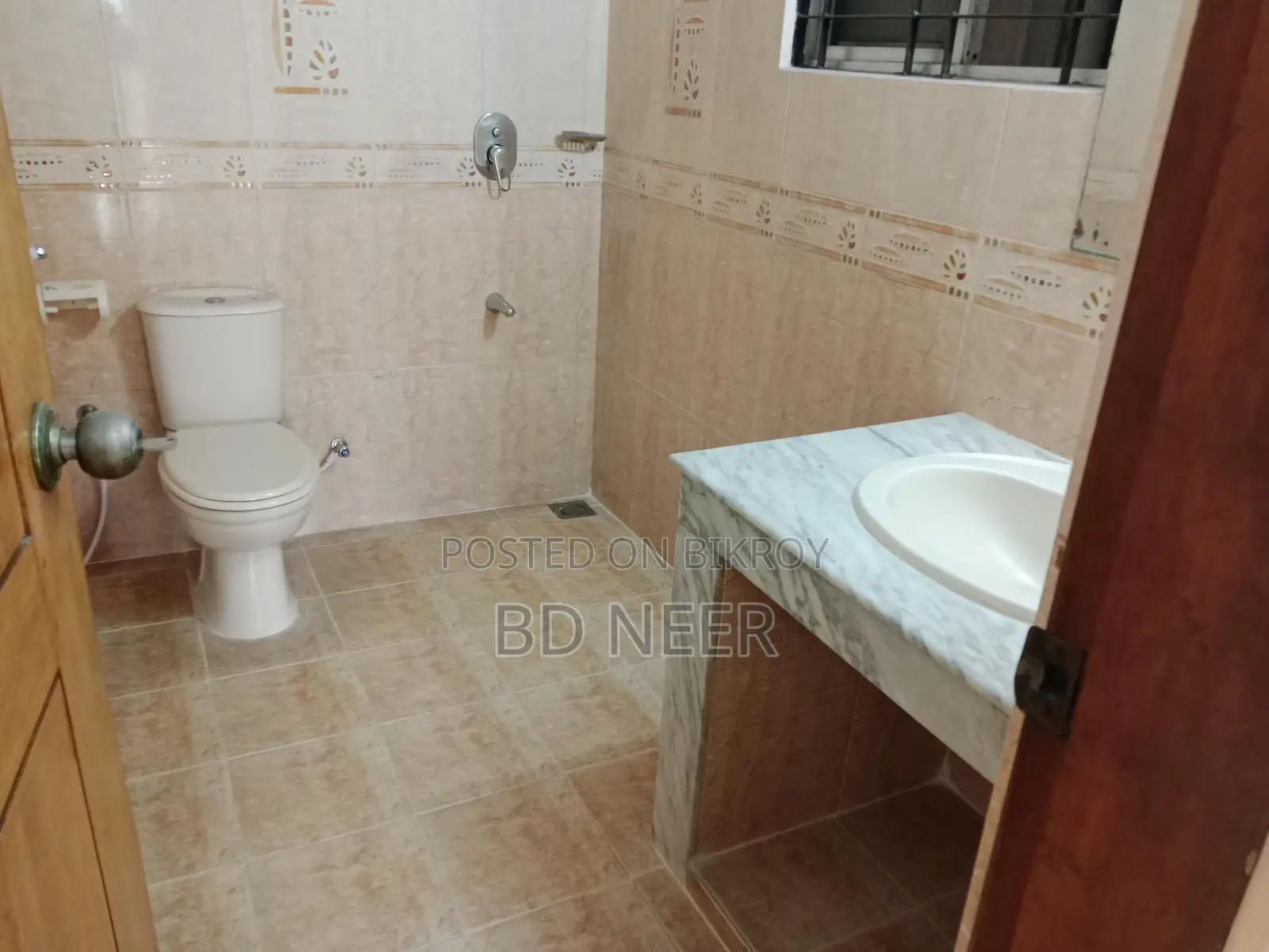 Unfurnish 3 Bed room apt available in banani North