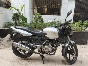 Bajaj Pulsar 150 . 2014