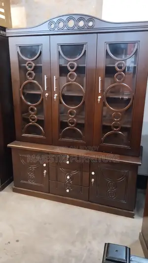 শোকেস মালয়েশিয়ান। মডেল # ৫৫৫
