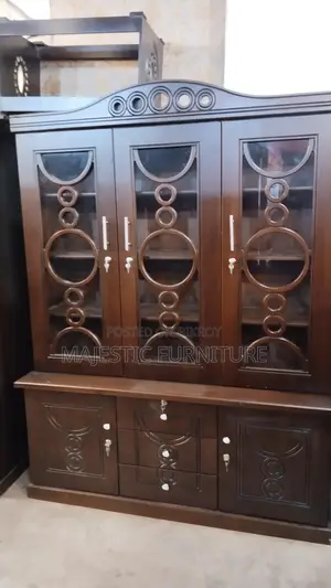 শোকেস মালয়েশিয়ান। মডেল # ৫৫৫