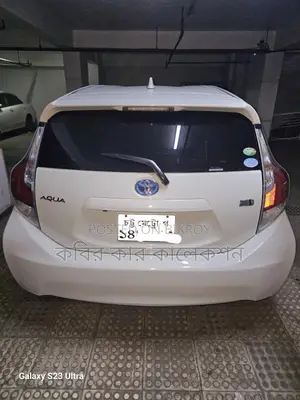 Toyota Aqua hybrid 2015