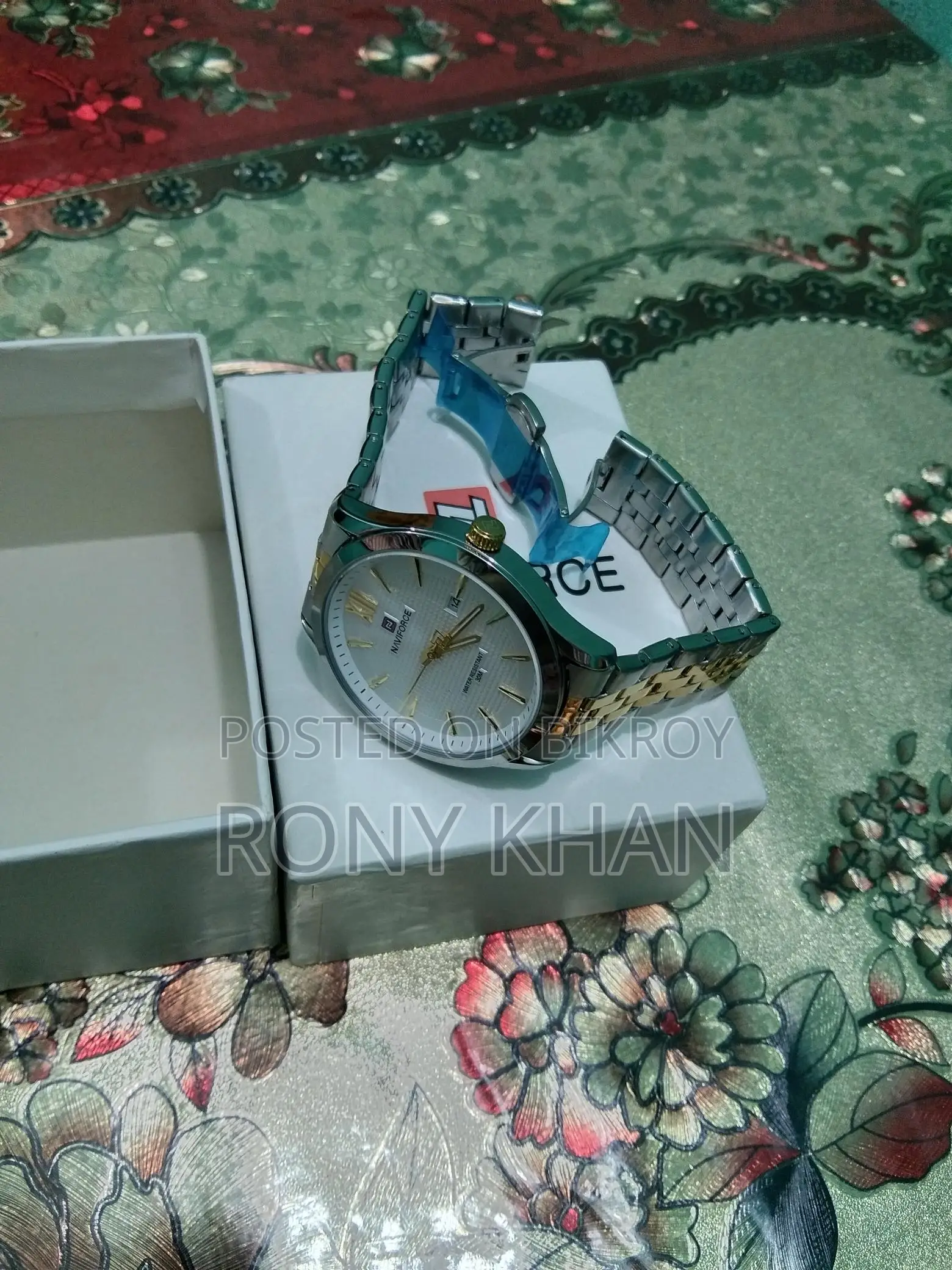 Analogue Watch for sale