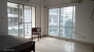 গুলশানে ৪ বেড ২ কার পার্কিং ২৬০০ বর্গফুটের ফ্ল্যাট ভাড়া