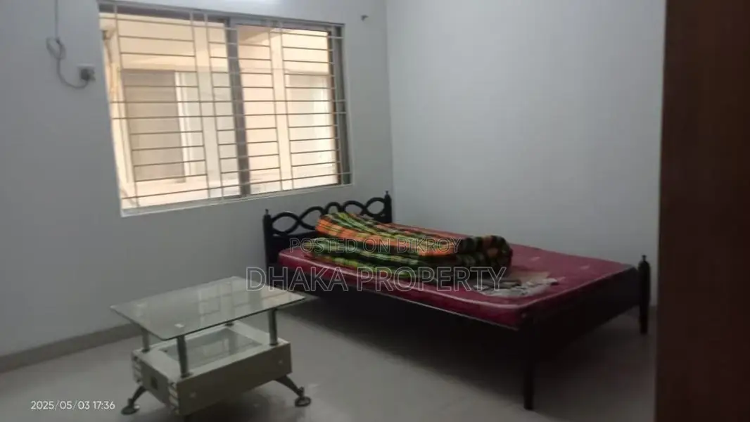 গুলশানে ৪ বেড ২ কার পার্কিং ২৬০০ বর্গফুটের ফ্ল্যাট ভাড়া
